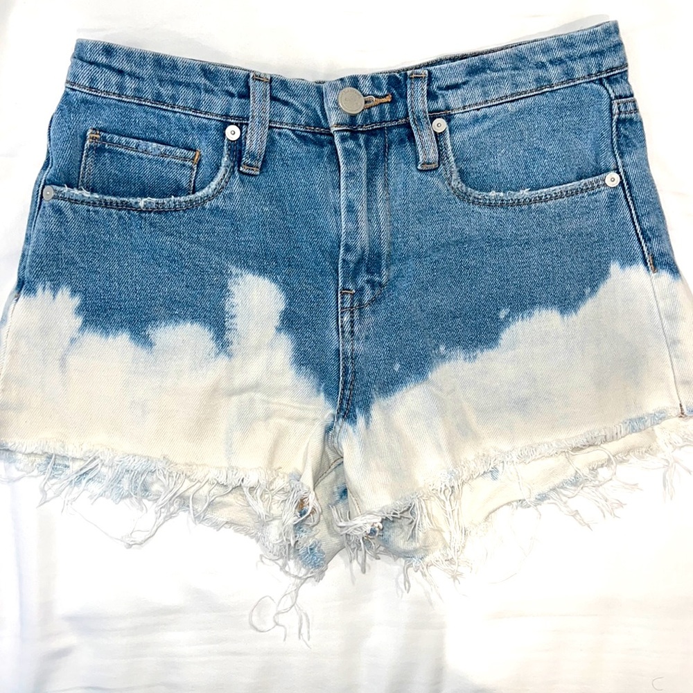 BLANK NYC vintage high-rise short size 25 with bleached ombré cutoff bottoms.